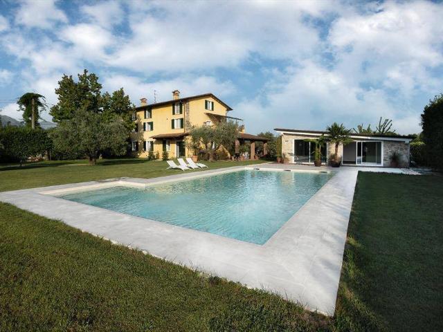 Villa in vendita a Pietrasanta LU