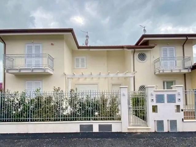 Villa in vendita a Pietrasanta LU