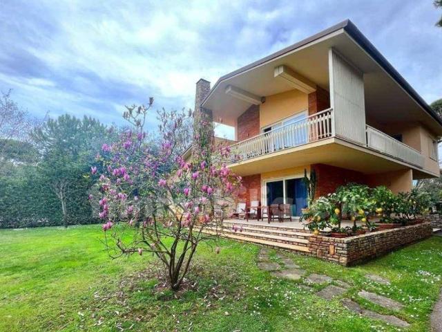 Villa in vendita a Pietrasanta LU