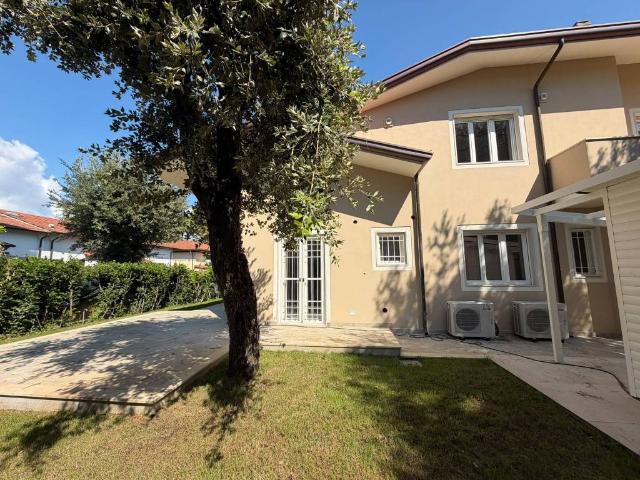 Villa in vendita a Pietrasanta LU