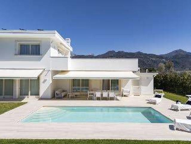 Villa in vendita a Pietrasanta LU