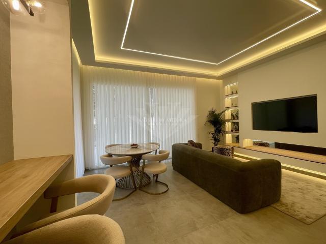 VILLA in VENDITA a PIETRASANTA MARINA DI PIETRASANTA di 11 vani