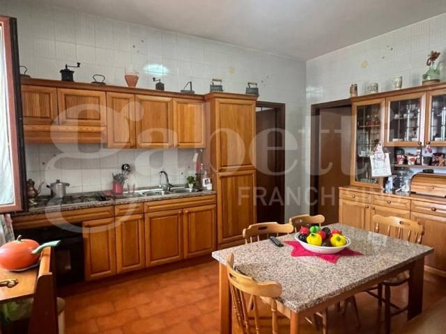 Villa in vendita a Pietrastornina AV