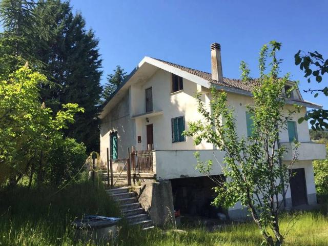 Villa in vendita a Pietrarubbia PU