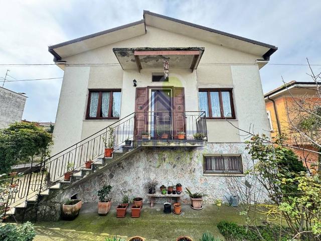 Villa in vendita a Pieve d'Olmi CR