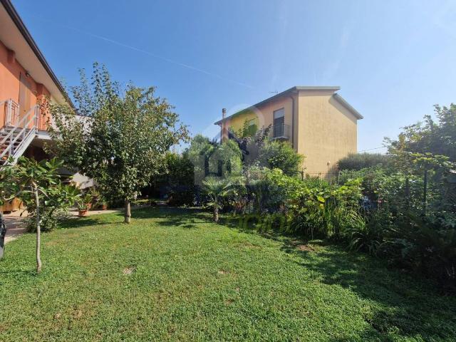 Villa in vendita a Pieve d'Olmi CR