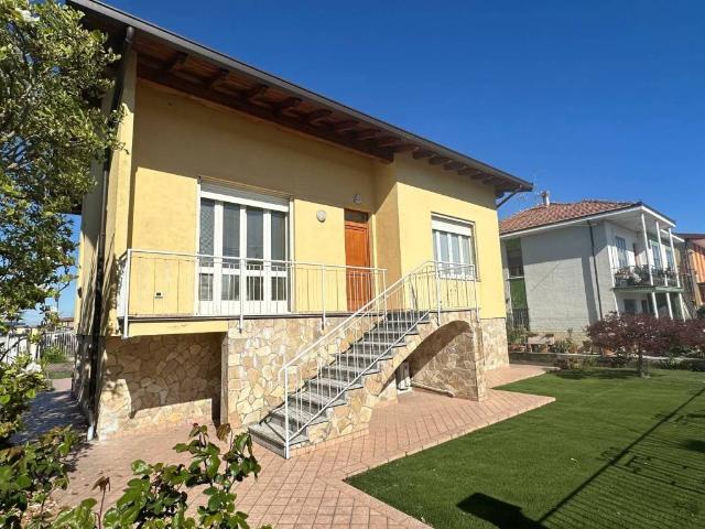 Villa in vendita a Pieve del Cairo PV