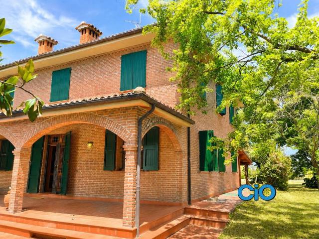 Villa in vendita a Pieve di Cento BO