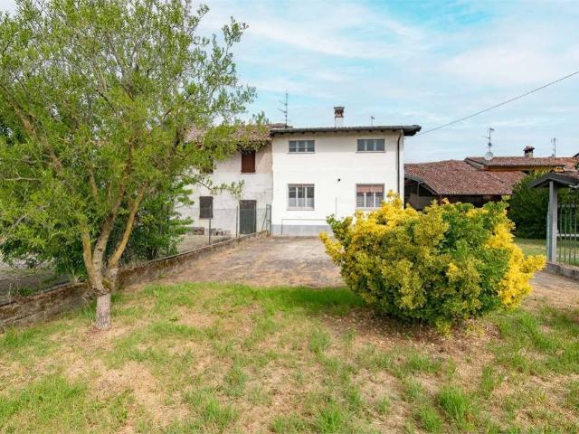 Villa in vendita a Pieve Porto Morone PV