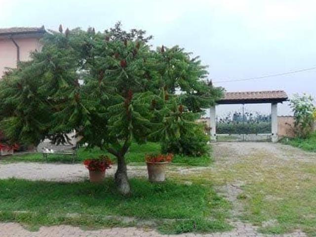 Villa in vendita a Pieve Porto Morone PV