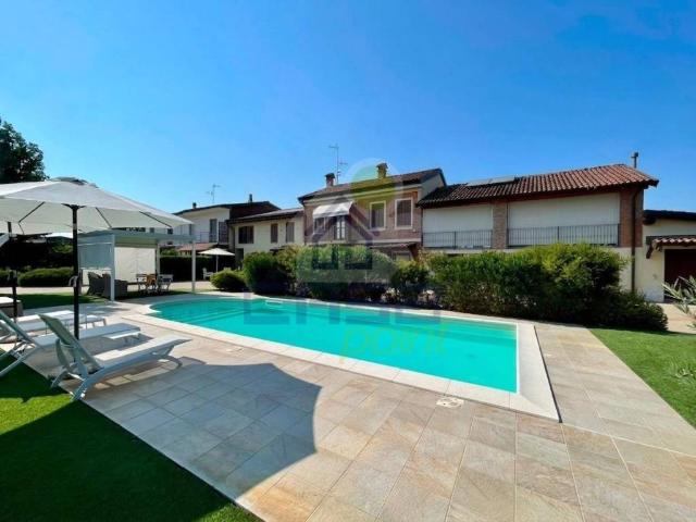 Villa in vendita a Pieve Porto Morone PV