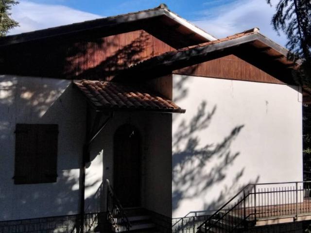 Villa in vendita a Pieve Torina MC