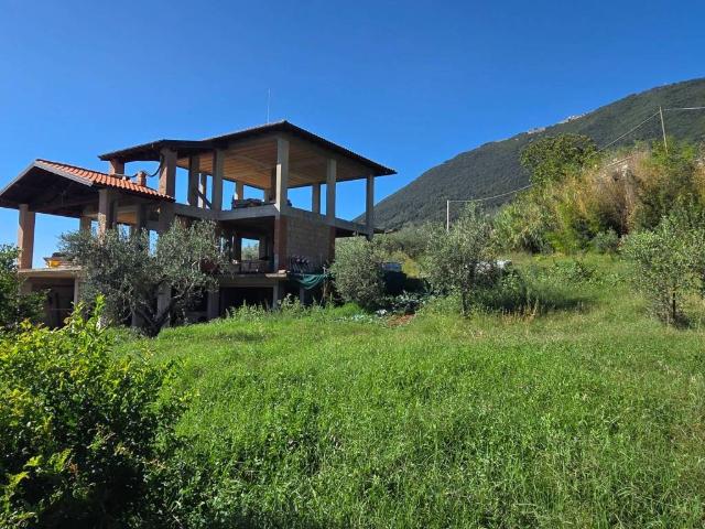 Villa in vendita a Piglio FR