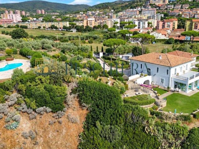 Villa in vendita a Piombino LI