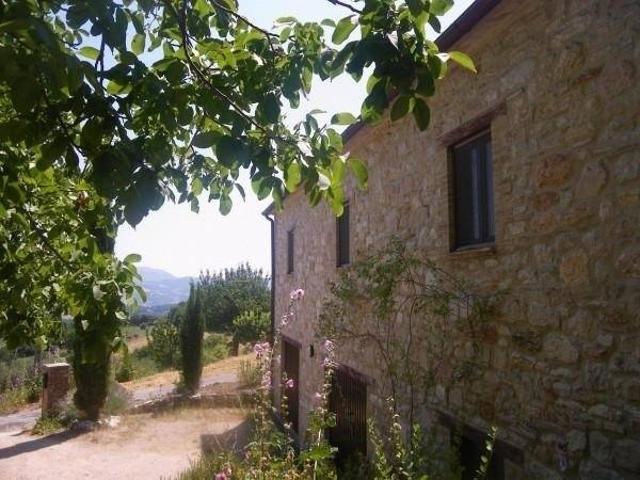 Villa in vendita a Pioraco MC