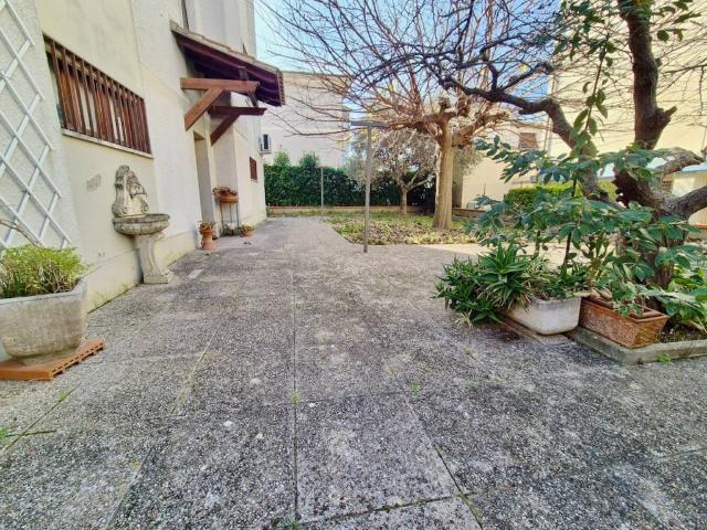 Villa in vendita a Pisa PI