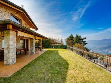 Villa in vendita a Pisogne BS