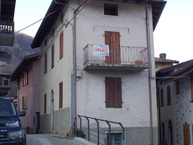 Villa in vendita a Pisogne BS