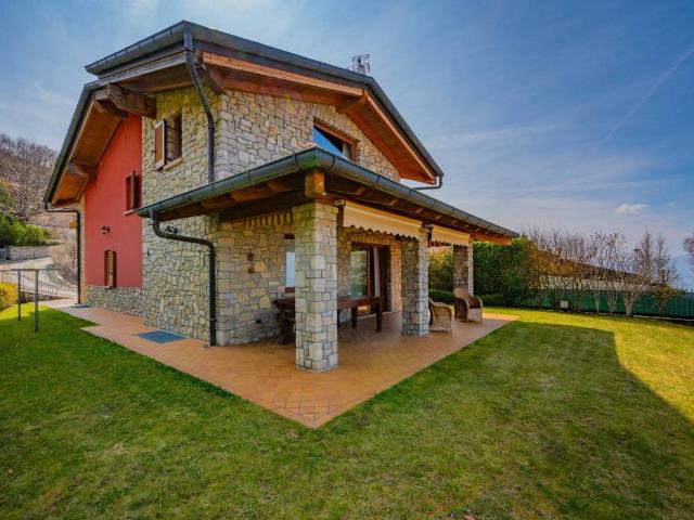 Villa in vendita a Pisogne BS