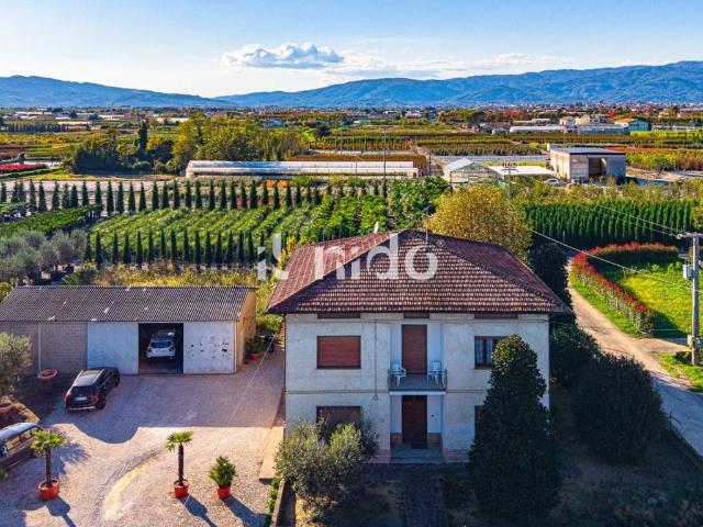 Villa in vendita a Pistoia PT