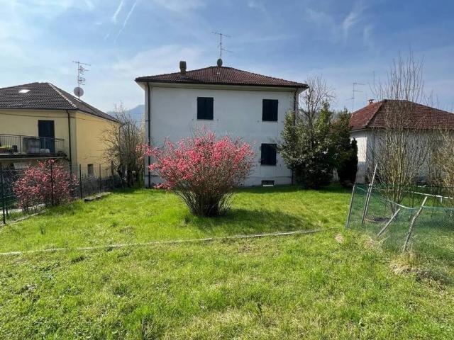 Villa in vendita a Prasco AL