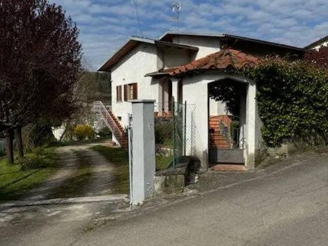 Villa in vendita a Pratovecchio e Stia AR