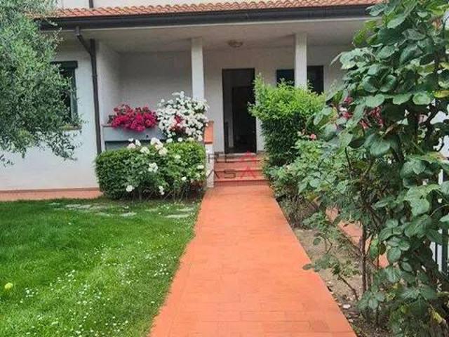 Villa in vendita a Prato PO