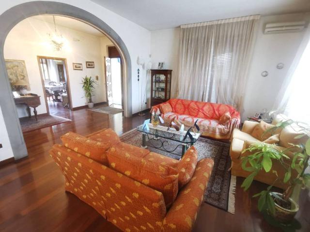 Villa in vendita a Prato PO