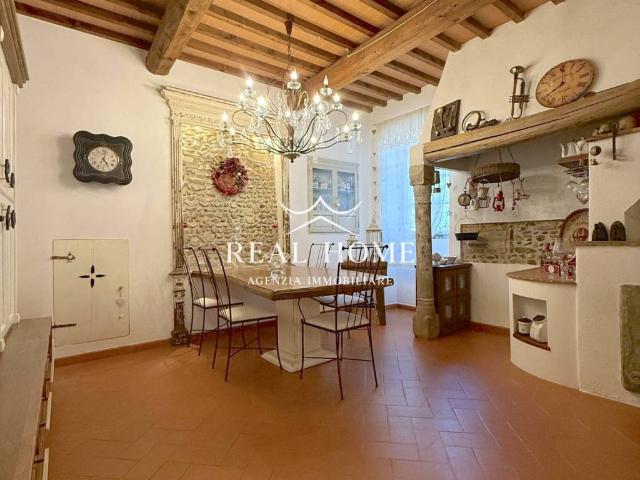 Villa in vendita a Prato PO