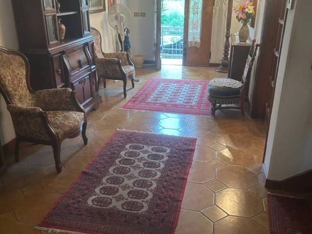 Villa in vendita a Prato PO