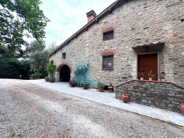 Villa in vendita a Prato PO