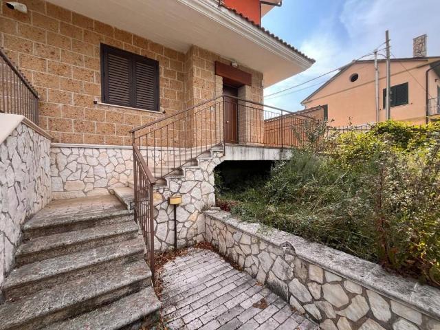 Villa in vendita a Pratola Serra AV