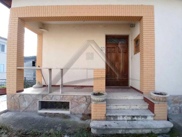 Villa in vendita a Prata d'Ansidonia AQ