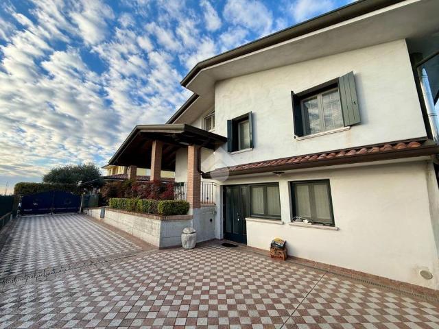 Villa in vendita a Pravisdomini PN
