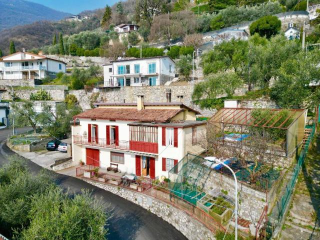 Villa in vendita a Predore BG