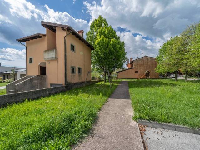 Villa in vendita a Prepotto UD
