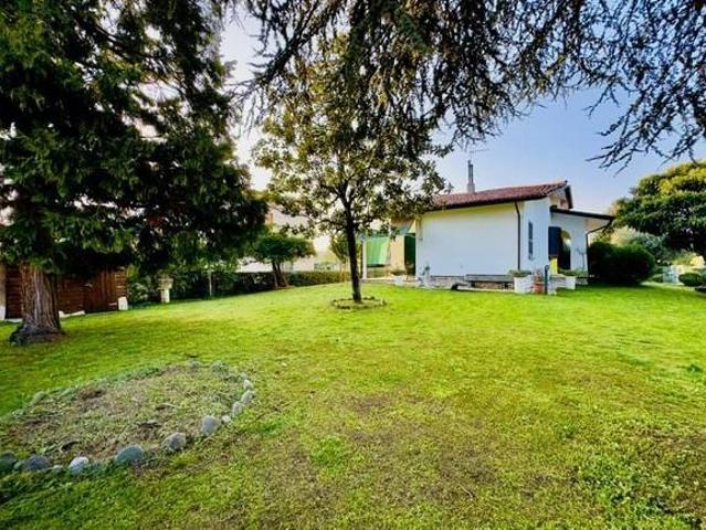 Villa in vendita a Prevalle BS