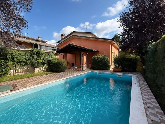 Villa in vendita a Prevalle BS
