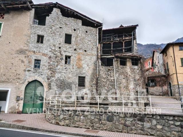 Villa in vendita a Primaluna LC