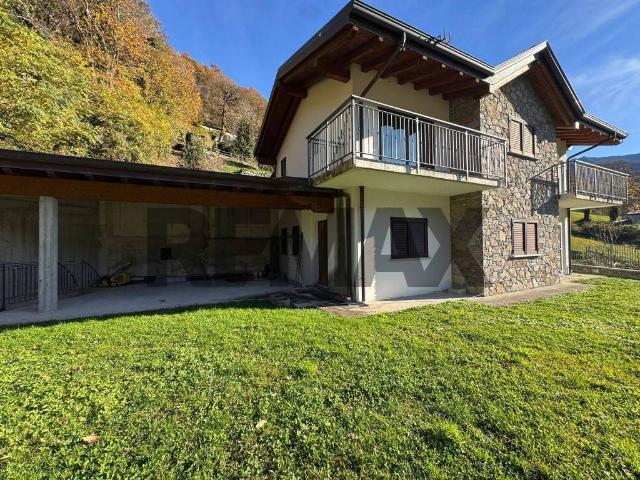 Villa in vendita a Primaluna LC