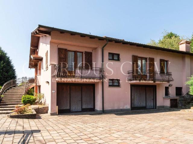 Villa in vendita a Proserpio CO
