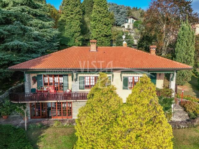 Villa in vendita a Proserpio CO