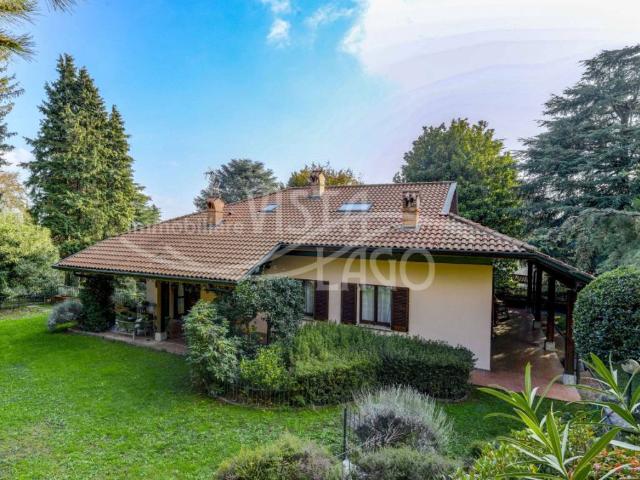 Villa in vendita a Proserpio CO