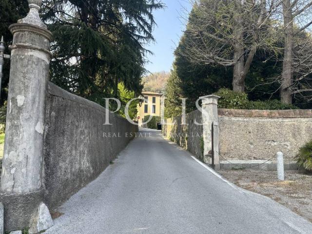 Villa in vendita a Proserpio CO