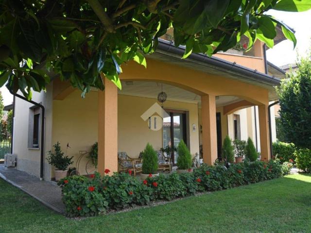 Villa in vendita a Provaglio d'Iseo BS