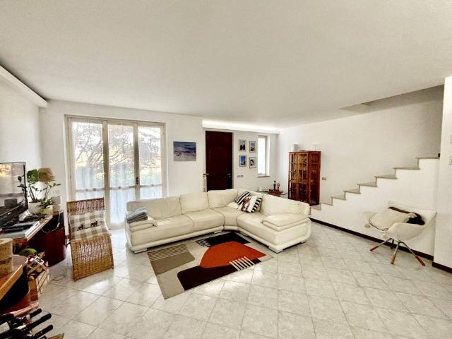 Villa in vendita a Provaglio d'Iseo BS