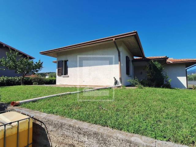 Villa in vendita a Puegnago sul Garda BS