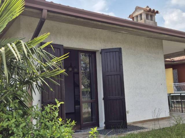 Villa in vendita a Puegnago sul Garda BS