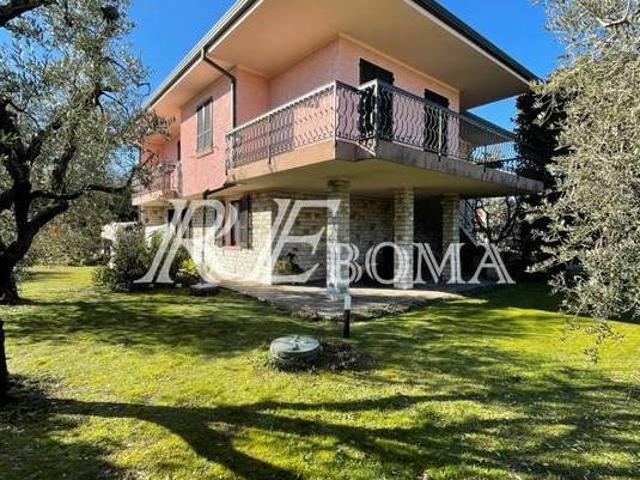 Villa in vendita a Puegnago sul Garda BS