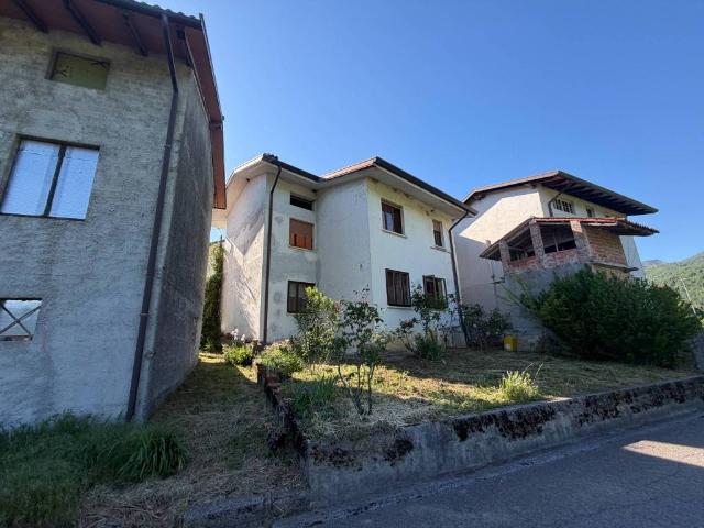 Villa in vendita a Pulfero UD